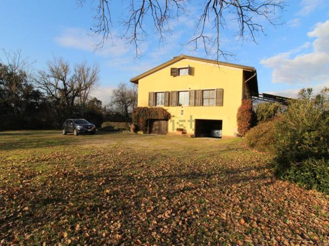 Case e ville in vendita di 240 m² in Piazza le Fornaci