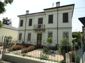 Case e ville in vendita di 240 m² in Piazza XX Settembre, 24