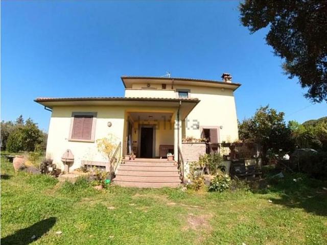 Case e ville in vendita di 240 m² in Strada Pian del Cerro, 10