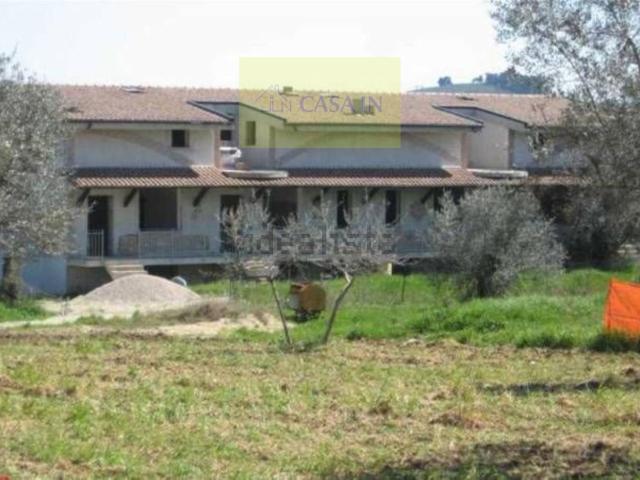 Case e ville in vendita di 240 m² in Strada Provinciale 75