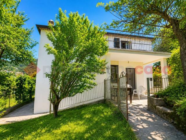 Case e ville in vendita di 240 m² in Strada Vicinale Valle Stretta, 4