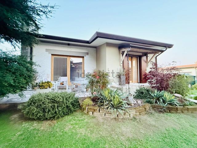 Case e ville in vendita di 241 m²