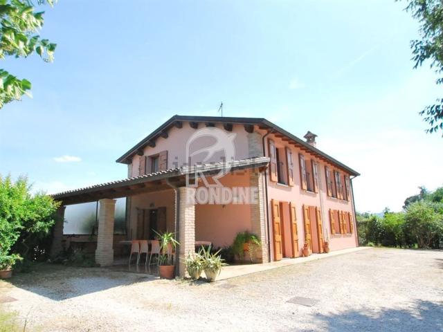 Case e ville in vendita di 242 m²