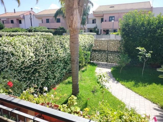 Case e ville in vendita di 242 m² in Viale Sandro Pertini, 710