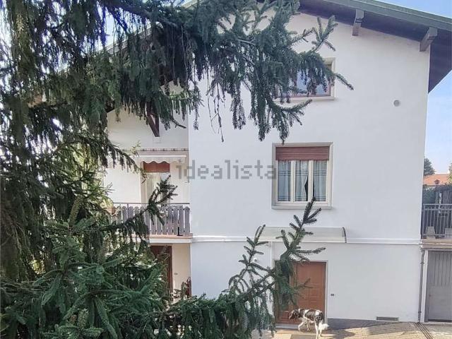 Case e ville in vendita di 243 m² in Via G. Mazzini, 1