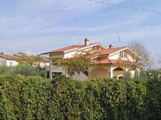 Case e ville in vendita di 243 m² in Via Stignanese, 84