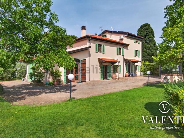 Case e ville in vendita di 243 m² in Via Poggio alla Farnia