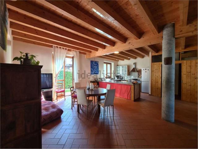 Case e ville in vendita di 244 m² in Via Galileo Galilei, 39