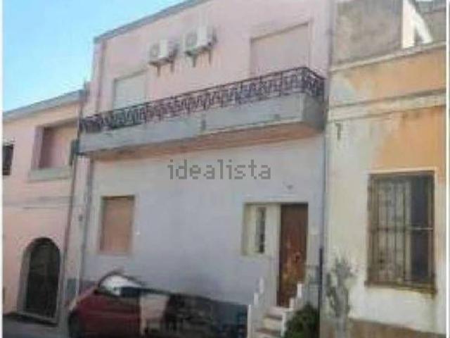 Case e ville in vendita di 244 m² in Via Monteleone, 18