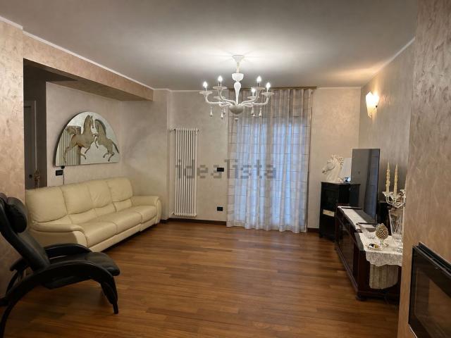 Case e ville in vendita di 244 m² in Via Michelangelo