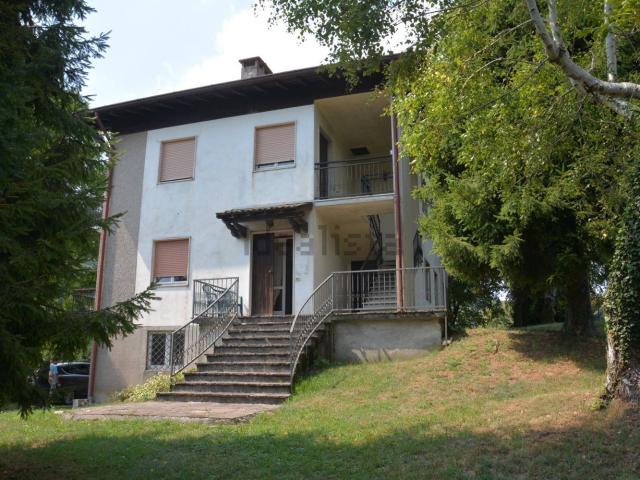 Case e ville in vendita di 245 m²