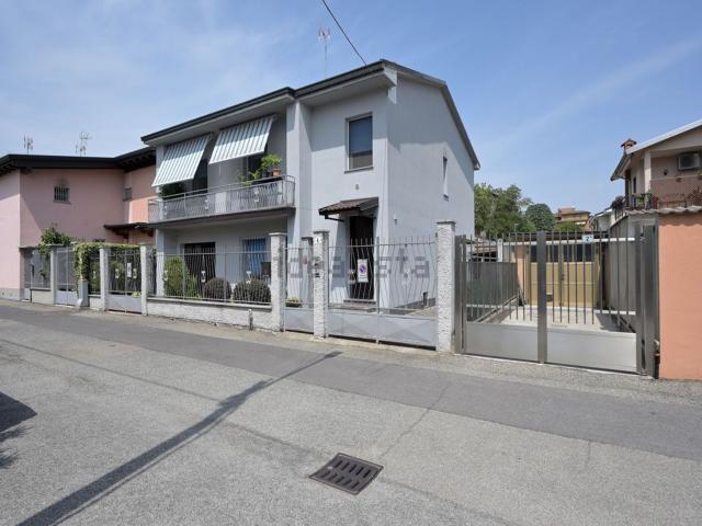 Case e ville in vendita di 245 m² in Via Antonio Meucci