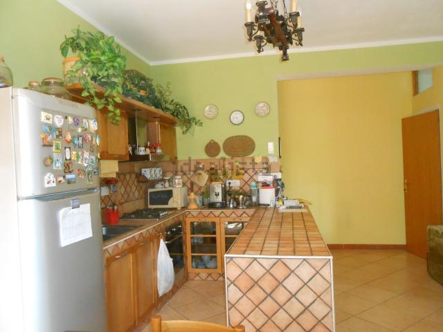 Case e ville in vendita di 245 m² in Via Giuseppe Moneti