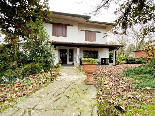 Case e ville in vendita di 245 m² in Via Girolamo Frescobaldi, 1