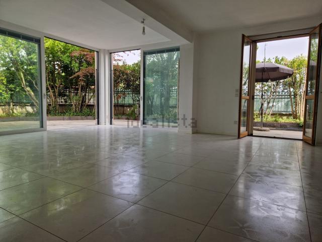 Case e ville in vendita di 245 m² in Via dei Colli, 31