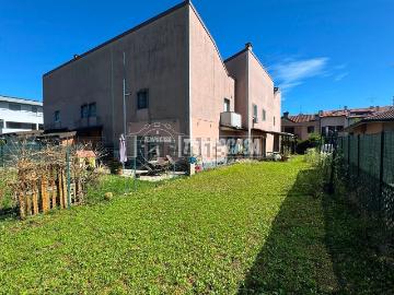 Case e ville in vendita di 245 m² in Via Francesco Borromini, 19