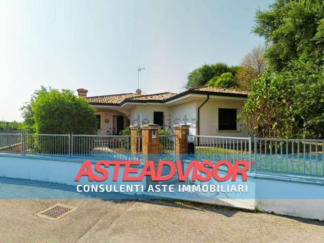 Case e ville in vendita di 245 m² in Via Monte Cavallo, 11