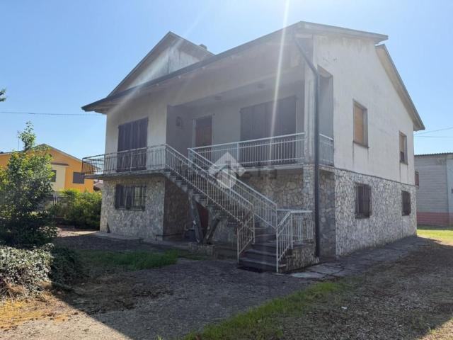 Case e ville in vendita di 245 m² in Via Tre Martiri, 46