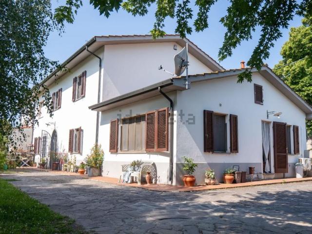 Case e ville in vendita di 245 m² in Via Ulisse Dini Gello, 39
