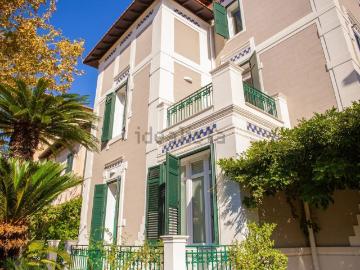 Case e ville in vendita di 245 m² in Viale Margherita di Savoia, 36