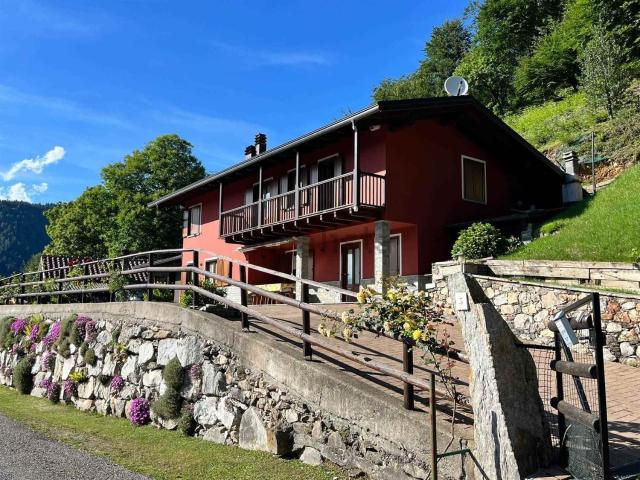 Case e ville in vendita di 245 m² in Località Camasco, 6