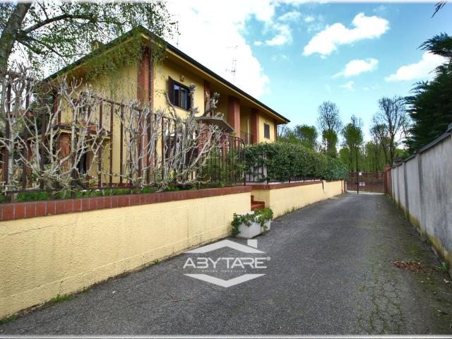Case e ville in vendita di 245 m² in Strada San Michele, 3