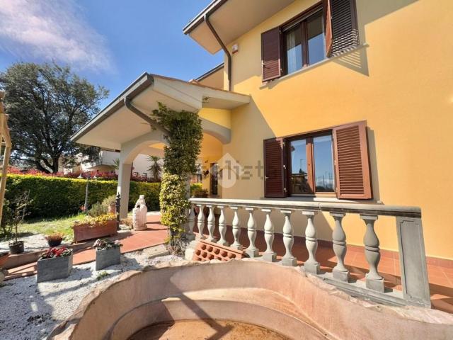 Case e ville in vendita di 246 m² in Via Masaccio, 24
