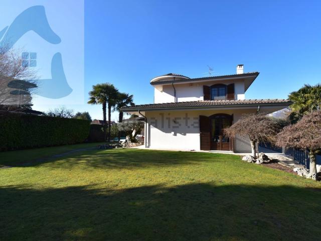 Case e ville in vendita di 246 m² in Via San Giacomo, 14