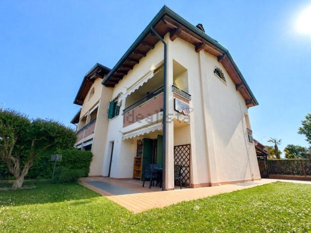 Case e ville in vendita di 246 m² in Via Svevo