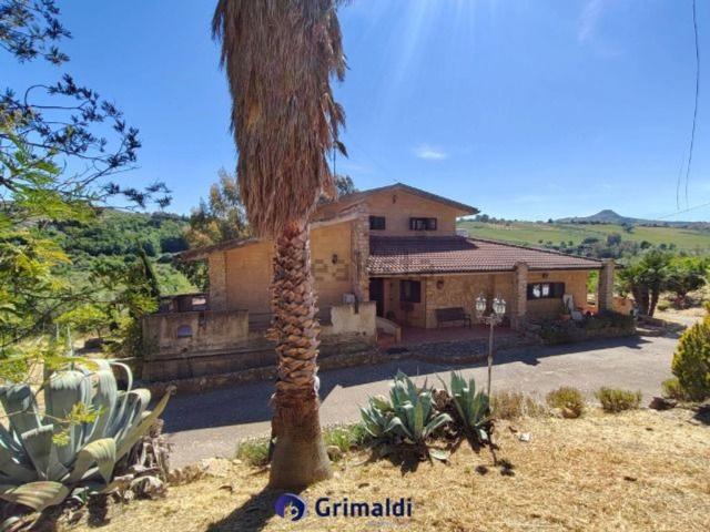 Case e ville in vendita di 246 m² in Contrada Maimone
