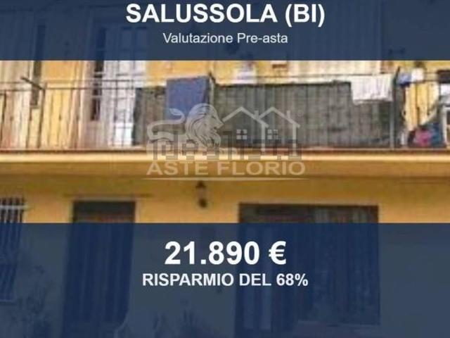 Case e ville in vendita di 247 m² in Via Dorzano, 8