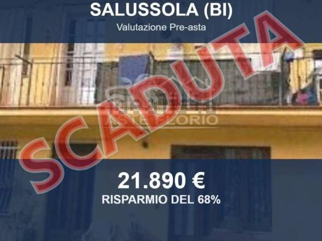 Case e ville in vendita di 247 m² in Via Dorzano, 8