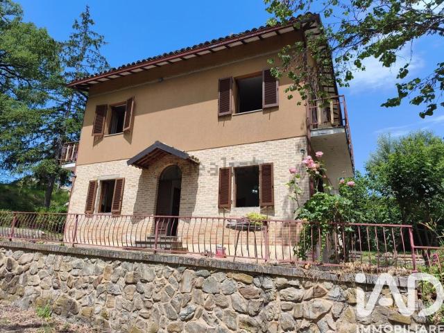 Case e ville in vendita di 247 m² in Via delle Grazie