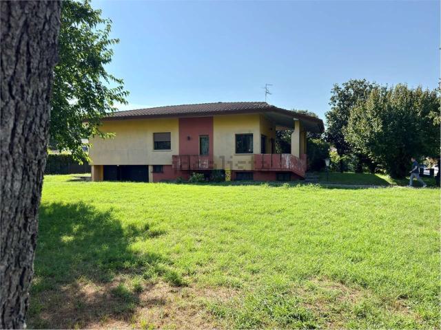 Case e ville in vendita di 248 m²
