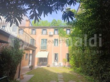 Case e ville in vendita di 248 m²