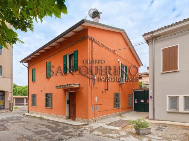 Case e ville in vendita di 249 m² in Via Mazzerini, 39
