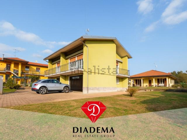 Case e ville in vendita di 249 m² in Via Arianna, 14