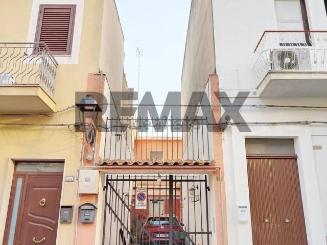 Case e ville in vendita di 249 m² in Via N. Bixio, 294