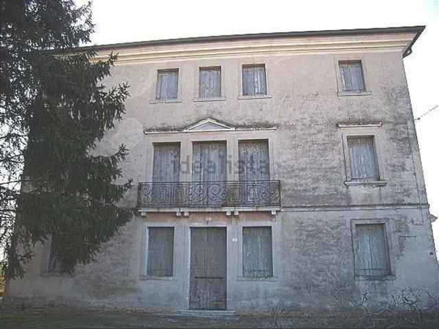 Case e ville in vendita di 2500 m²