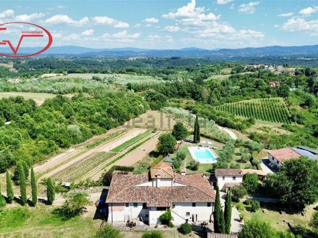 Case e ville in vendita di 2500 m² in Frazione Castiglion Ubertini