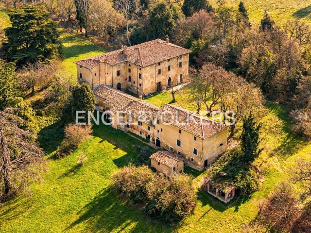 Case e ville in vendita di 2503 m² in Via Pradalbino