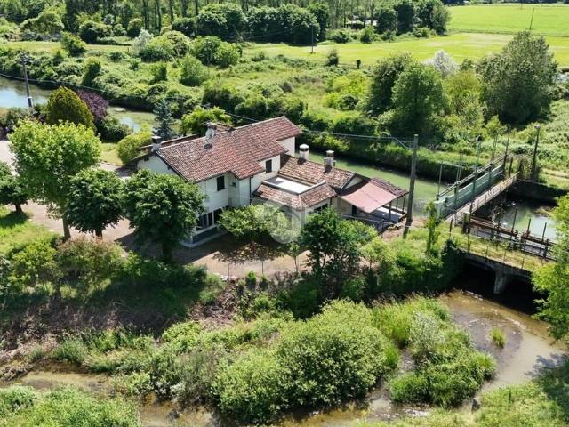 Case e ville in vendita di 250 m²