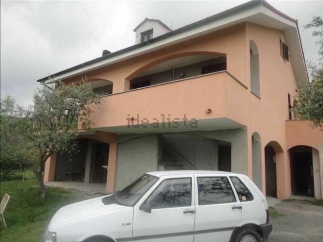 Case e ville in vendita di 250 m²