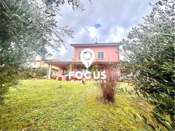 Case e ville in vendita di 250 m²