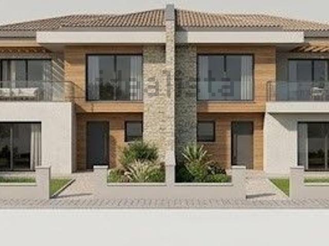 Case e ville in vendita di 250 m² in Via Jacopo da Corte