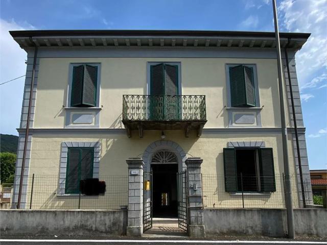 Case e ville in vendita di 250 m²