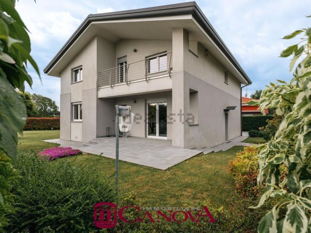 Case e ville in vendita di 250 m²