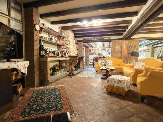Case e ville in vendita di 250 m²