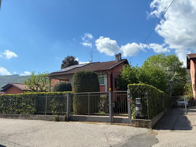 Case e ville in vendita di 250 m²