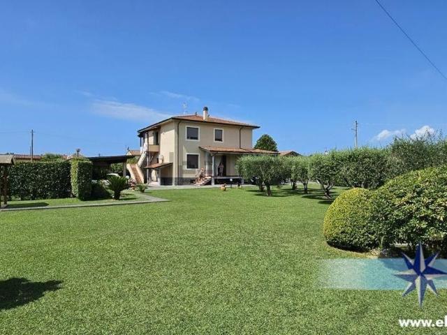 Case e ville in vendita di 250 m²